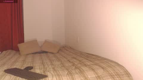 Mia online show from 10/16/25, 01:28