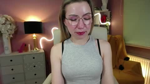 Mia online show from 12/05/24, 11:05