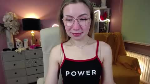 Mia online show from 12/17/24, 07:40