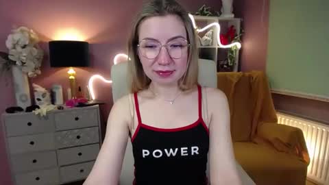 Mia online show from 12/17/24, 10:55