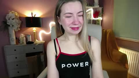 Mia online show from 01/12/25, 07:43