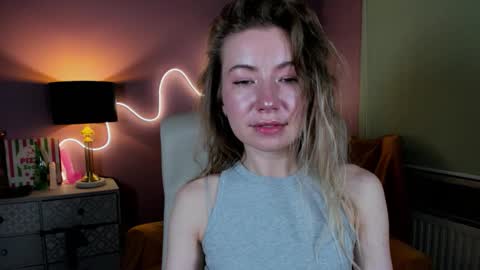 Mia online show from 11/09/25, 02:59