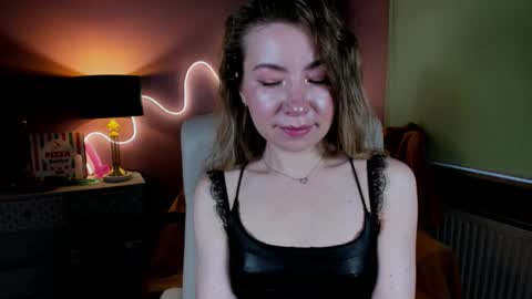 Mia online show from 12/05/25, 08:23