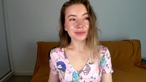Snapshot of mia_luxx92 chatting on 06/06/26, 06:40 Mia online show from 06/06/26, 06:40