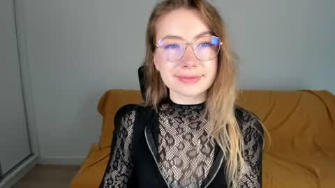Snapshot of mia_luxx92 chatting on 06/11/26, 06:55 Mia online show from 06/11/26, 06:55