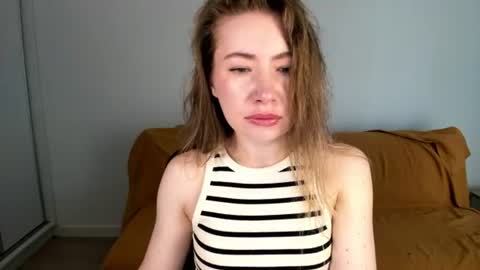 Snapshot of mia_luxx92 chatting on 06/13/26, 06:44 Mia online show from 06/13/26, 06:44