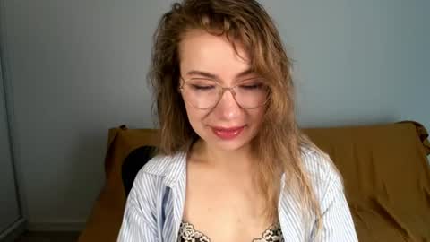 Snapshot of mia_luxx92 chatting on 07/16/26, 06:30 Mia online show from 07/16/26, 06:30