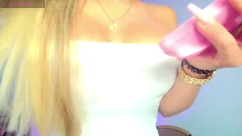Snapshot of mia_mattel chatting on 06/12/26, 07:40 333 online show from 06/12/26, 07:40