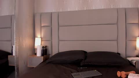    online show from 11/15/25, 07:21