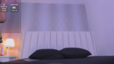 Snapshot of mia_medina chatting on 04/29/26, 08:04 online show from 04/29/26, 08:04