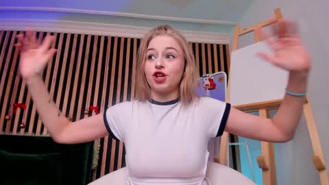 Mia here Appreciate your support online show from 01/01/25, 03:24