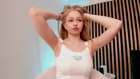 Mia here Appreciate your support online show from 02/23/25, 02:25