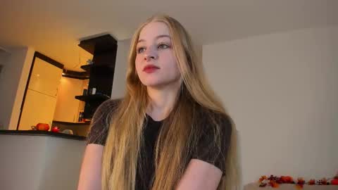 Mia here Appreciate your support online show from 09/23/25, 10:40