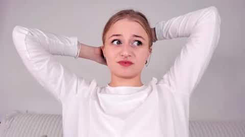 Mia here Appreciate your support online show from 02/14/26, 07:21