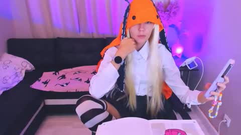 Snapshot of mia_meowxkiss chatting on 10/01/25, 04:24 mia_meowxkiss online show from 10/01/25, 04:24