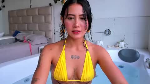 Snapshot of mia_miel69 chatting on 06/20/26, 05:38 mia_miel69 online show from 06/20/26, 05:38
