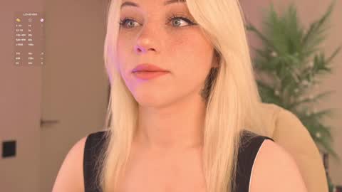 Snapshot of mia_milagros chatting on 12/17/25, 05:08 mia_milagros online show from 12/17/25, 05:08