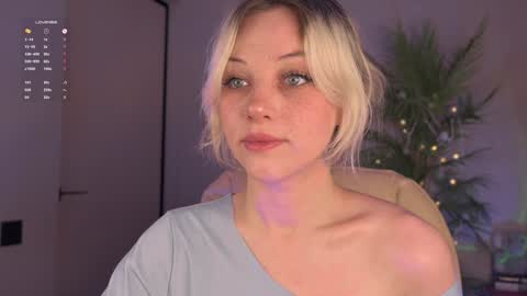 Snapshot of mia_milagros chatting on 12/23/25, 12:08 mia_milagros online show from 12/23/25, 12:08