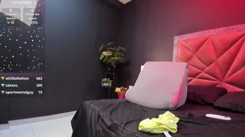 Snapshot of mia_milff chatting on 01/25/25, 01:32 MIA online show from 01/25/25, 01:32