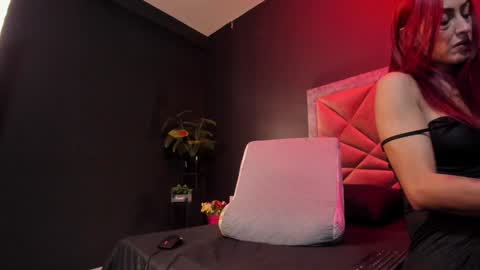 Snapshot of mia_milff chatting on 01/26/25, 06:48 MIA online show from 01/26/25, 06:48