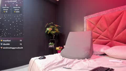 Snapshot of mia_milff chatting on 02/20/25, 12:52 MIA online show from 02/20/25, 12:52