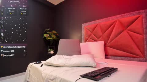 Snapshot of mia_milff chatting on 03/04/25, 10:16 MIA online show from 03/04/25, 10:16