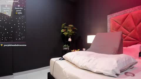 Snapshot of mia_milff chatting on 03/11/25, 10:20 MIA online show from 03/11/25, 10:20