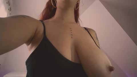 mia independent model online show from 12/02/25, 02:12