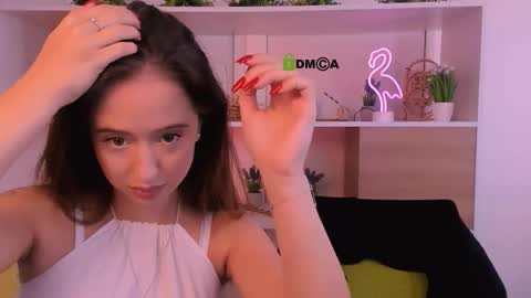 mia_moah online show from 10/22/25, 08:25