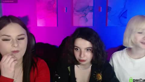 Snapshot of mia_mooon_ chatting on 04/23/26, 12:29 mia_mooon_ online show from 04/23/26, 12:29