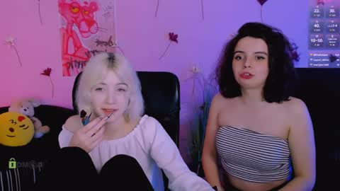 Snapshot of mia_mooon_ chatting on 05/19/26, 01:56 mia_mooon_ online show from 05/19/26, 01:56