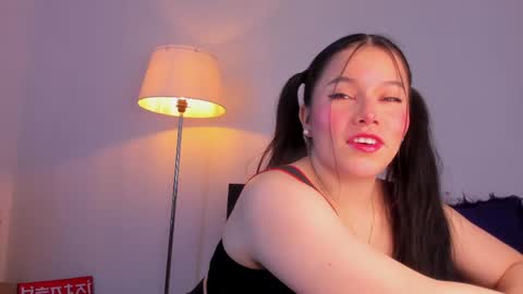 Snapshot of mia_moralez chatting on 05/19/26, 12:55 MIA online show from 05/19/26, 12:55