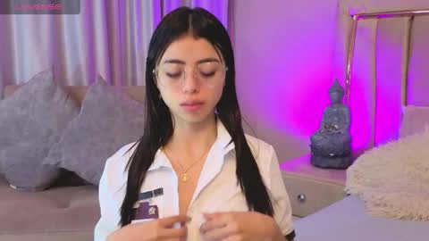 Mia online show from 05/09/26, 11:26