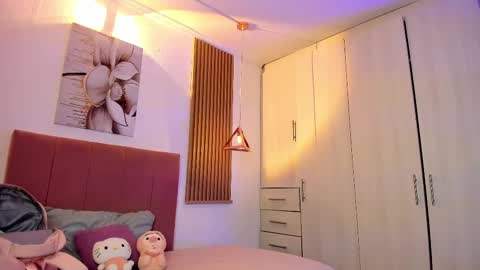 Snapshot of mia_nevaeh chatting on 11/16/25, 07:41 Mia Nevaeh - follow me online show from 11/16/25, 07:41