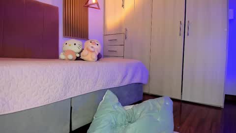 Snapshot of mia_nevaeh chatting on 11/20/25, 08:41 Mia Nevaeh - follow me online show from 11/20/25, 08:41