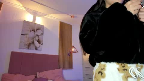 Snapshot of mia_nevaeh chatting on 04/18/26, 07:51 Mia Nevaeh - follow me online show from 04/18/26, 07:51