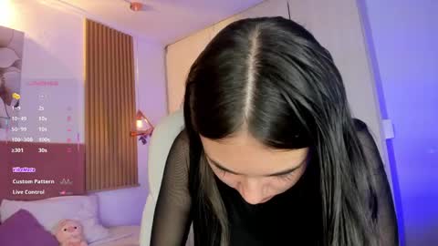 Snapshot of mia_nevaeh chatting on 06/05/26, 08:47 Mia Nevaeh - follow me online show from 06/05/26, 08:47