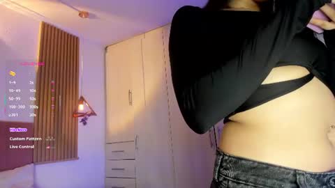 Snapshot of mia_nevaeh chatting on 06/08/26, 08:09 Mia Nevaeh - follow me online show from 06/08/26, 08:09