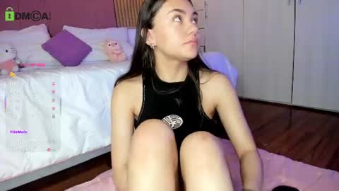 Snapshot of mia_nevaeh chatting on 06/09/26, 08:31 Mia Nevaeh - follow me online show from 06/09/26, 08:31