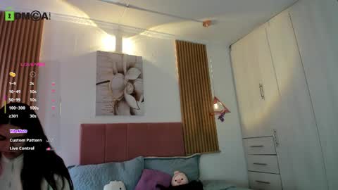 Snapshot of mia_nevaeh chatting on 06/20/26, 08:11 Mia Nevaeh - follow me online show from 06/20/26, 08:11