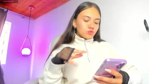 Snapshot of mia_nevaeh chatting on 08/02/26, 09:24 Mia Nevaeh - follow me online show from 08/02/26, 09:24