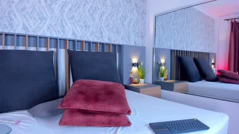 Snapshot of mia_oceann chatting on 12/29/24, 04:30 MIa online show from 12/29/24, 04:30