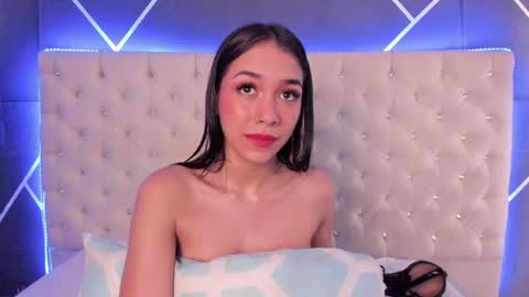 Snapshot of mia_oconner chatting on 12/14/24, 07:25 mia_oconner online show from 12/14/24, 07:25