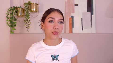 Snapshot of mia_oconner chatting on 01/14/25, 11:31 mia_oconner online show from 01/14/25, 11:31