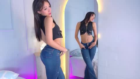 Snapshot of mia_oconner chatting on 09/12/25, 08:20 mia_oconner online show from 09/12/25, 08:20