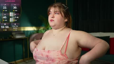 Snapshot of mia_of_your_dreams chatting on 05/19/26, 05:52 Sweet Mia online show from 05/19/26, 05:52