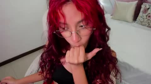 Snapshot of mia_ortizz_ chatting on 05/15/26, 09:55 Mia Ortiz online show from 05/15/26, 09:55