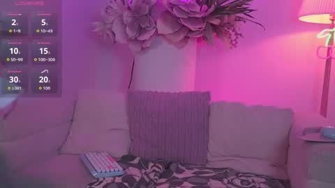 Snapshot of mia_patrick1 chatting on 04/16/26, 11:44 Mia online show from 04/16/26, 11:44