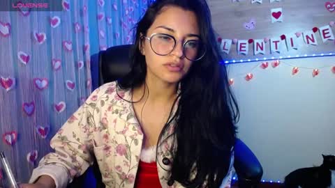 Snapshot of mia_petitebaby chatting on 02/07/25, 03:01  Ma  online show from 02/07/25, 03:01