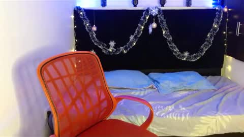 Snapshot of mia_peyton chatting on 12/07/24, 01:29 Mia online show from 12/07/24, 01:29